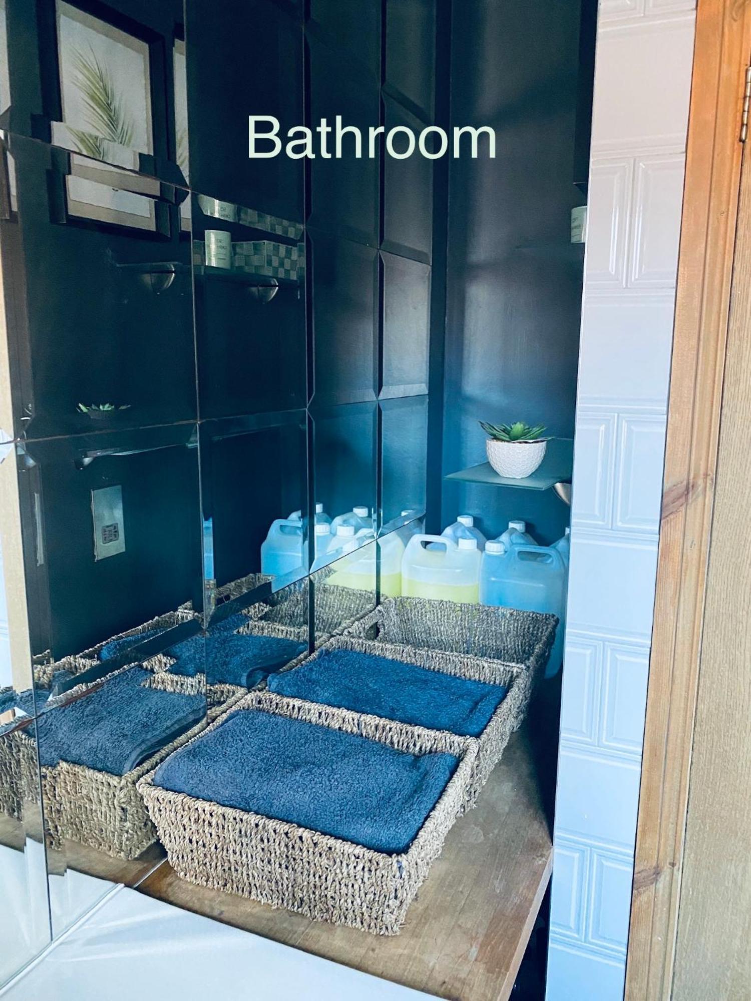 Private Access Small Room In Leicester Free Parking Drinks Exterior foto